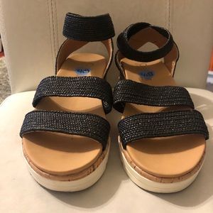 Platform sandals